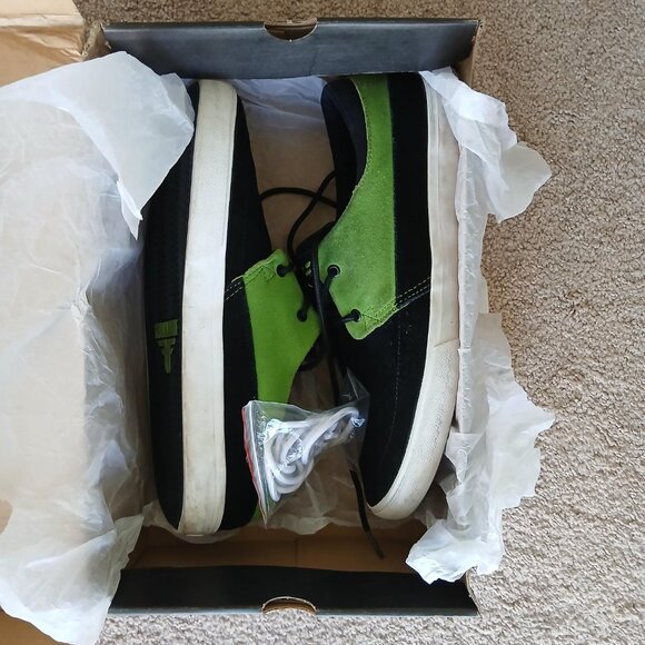 Fallen - Roach - Picture 3 of 7